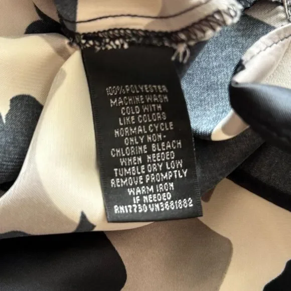 Vintage Y2K Mossimo | Black White Floral, Babydoll V-neck & tie back detail | M - Picture 7 of 8